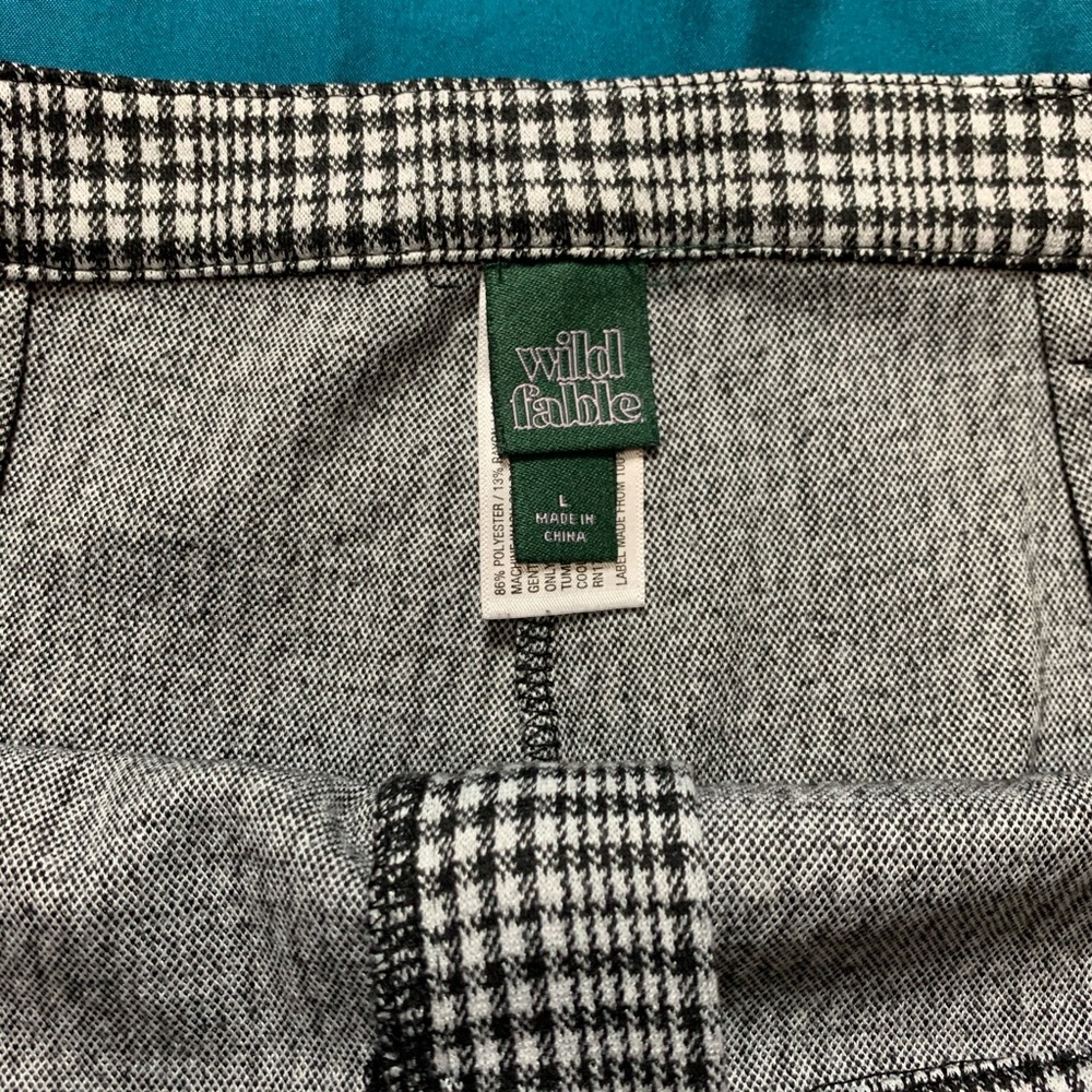 Pants - Picture 4 of 4
